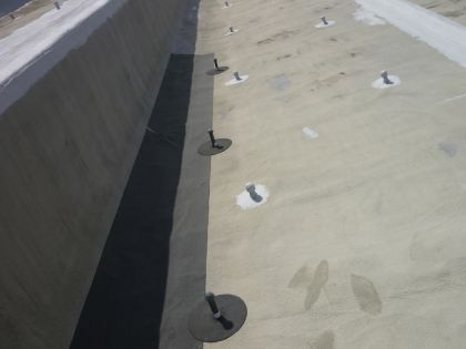 Shed-Dach abdichten und sanieren mit PUR-Schaum und Flüssigkunststoff
