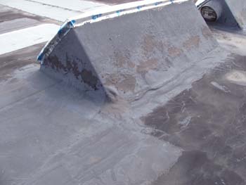 Bitumen roof before renovation