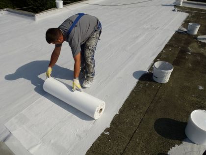 Do it yourself roof renovation, roof waterproofing, laying full reinforcement.