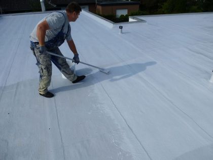 Roof waterproofing with liquid plastic - soak fleece