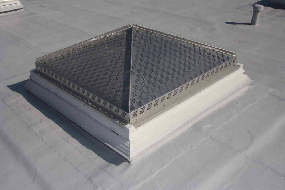 Roof waterproofing at skylight dome upstand with Purelastik liquid resin