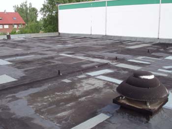 Image - Bitumen roof before renovation