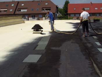 Roof renovation with PUR foam