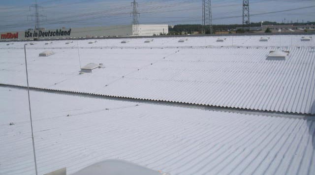 Industrial roof renovation 30,000 m² near Cologne