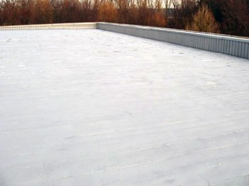 Dachsanierung und Dachdämmung bei einem Stehfalz-Dach