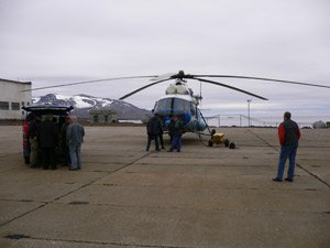 Dachsanierung in Barentsburg auf Spitzbergen am nördlichen Polarkreis
